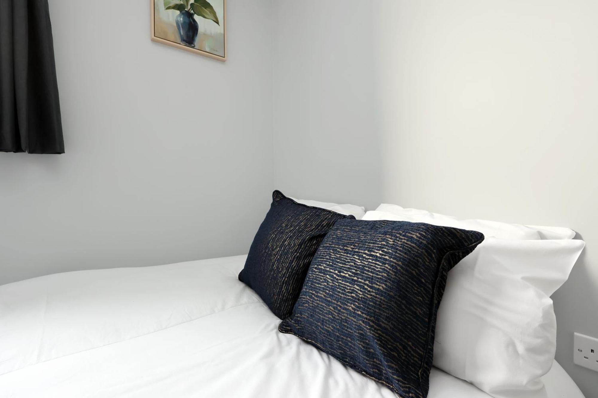En-Suite Double Rooms, Smart Tv Comfy Style Llanelli Eksteriør billede