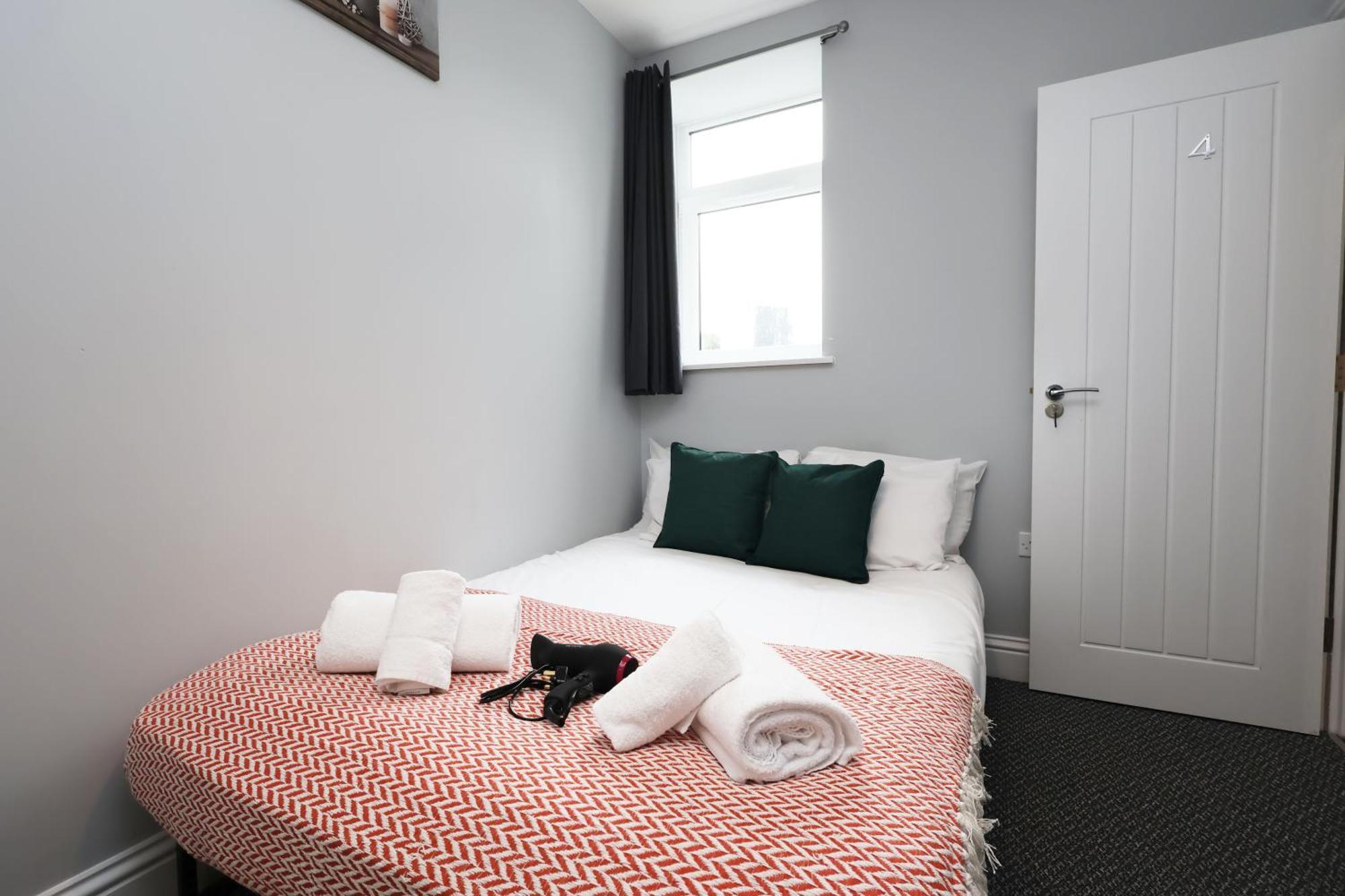 En-Suite Double Rooms, Smart Tv Comfy Style Llanelli Eksteriør billede