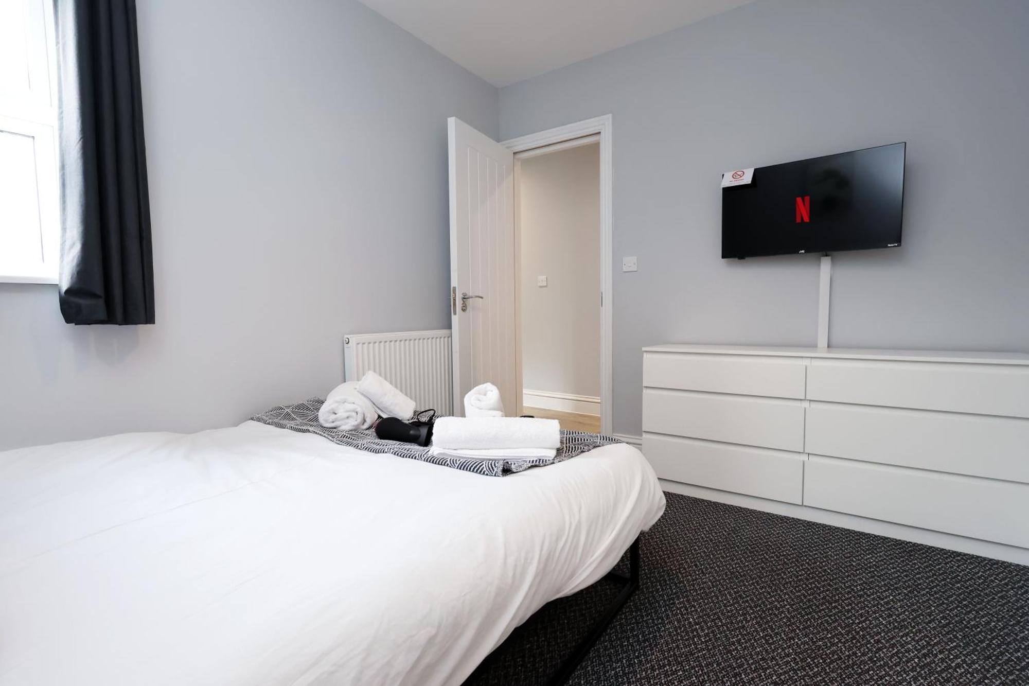 En-Suite Double Rooms, Smart Tv Comfy Style Llanelli Eksteriør billede