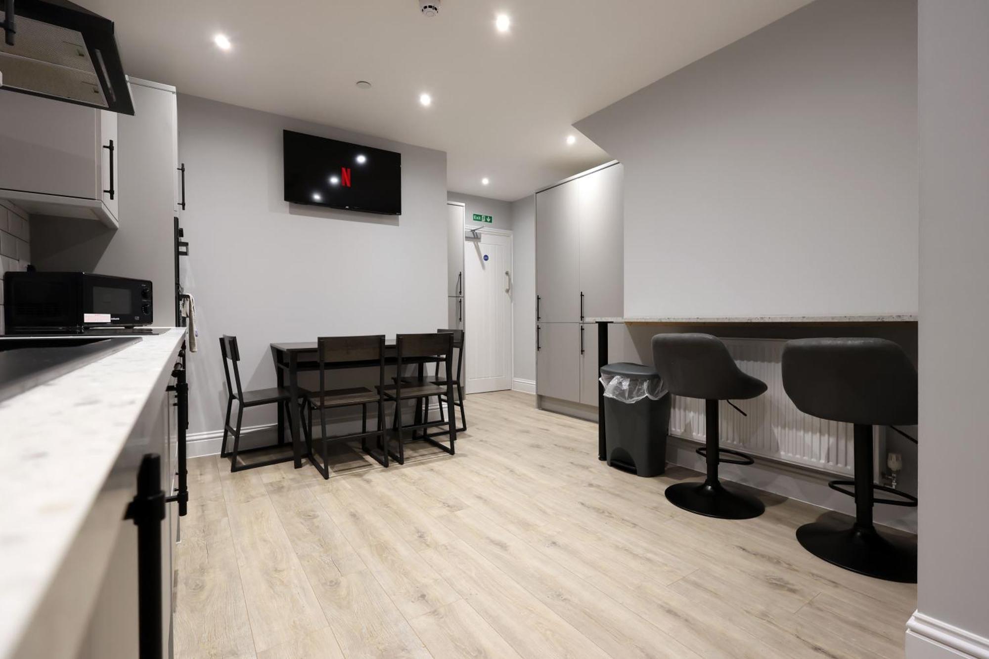 En-Suite Double Rooms, Smart Tv Comfy Style Llanelli Eksteriør billede