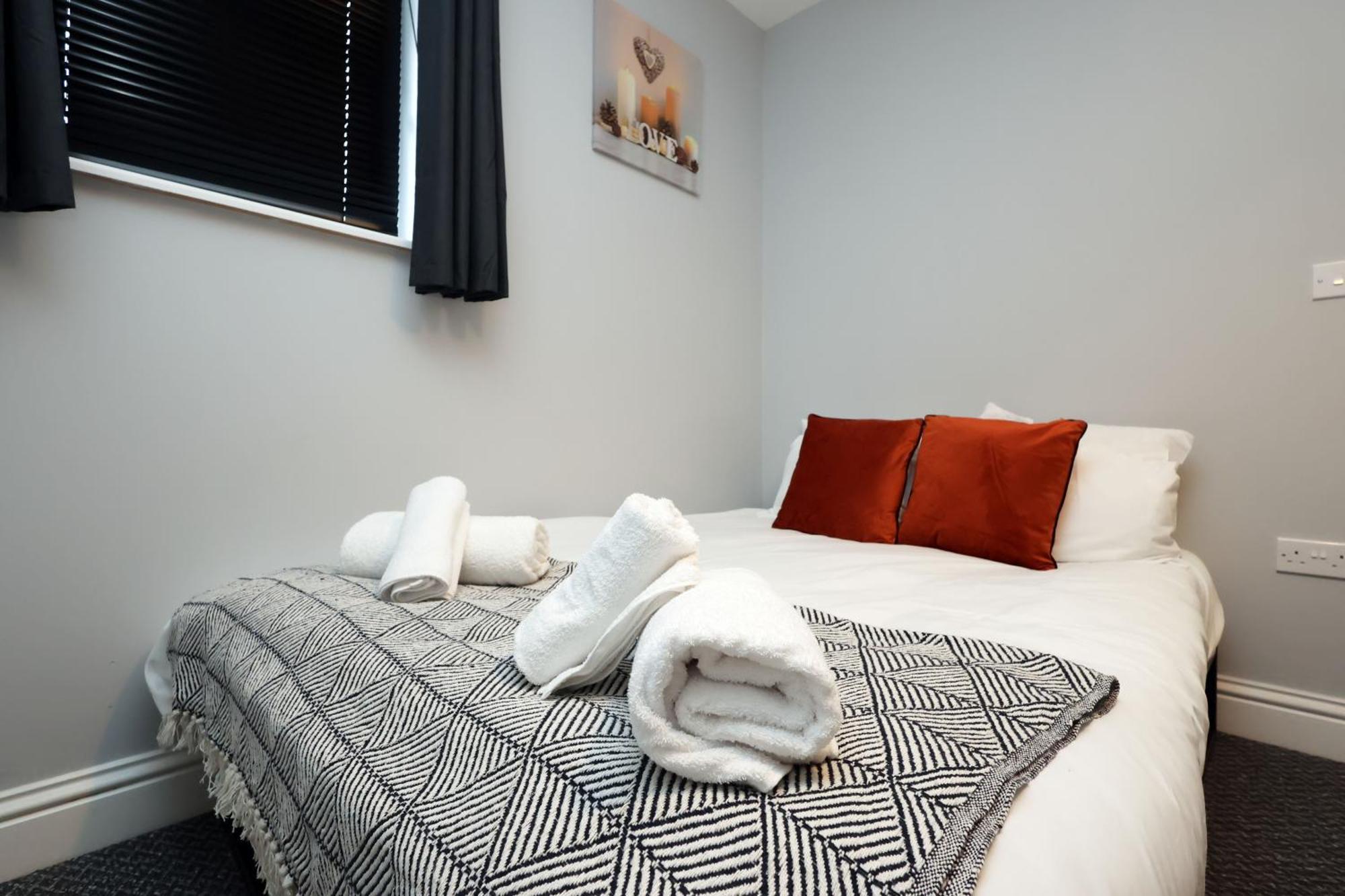 En-Suite Double Rooms, Smart Tv Comfy Style Llanelli Eksteriør billede