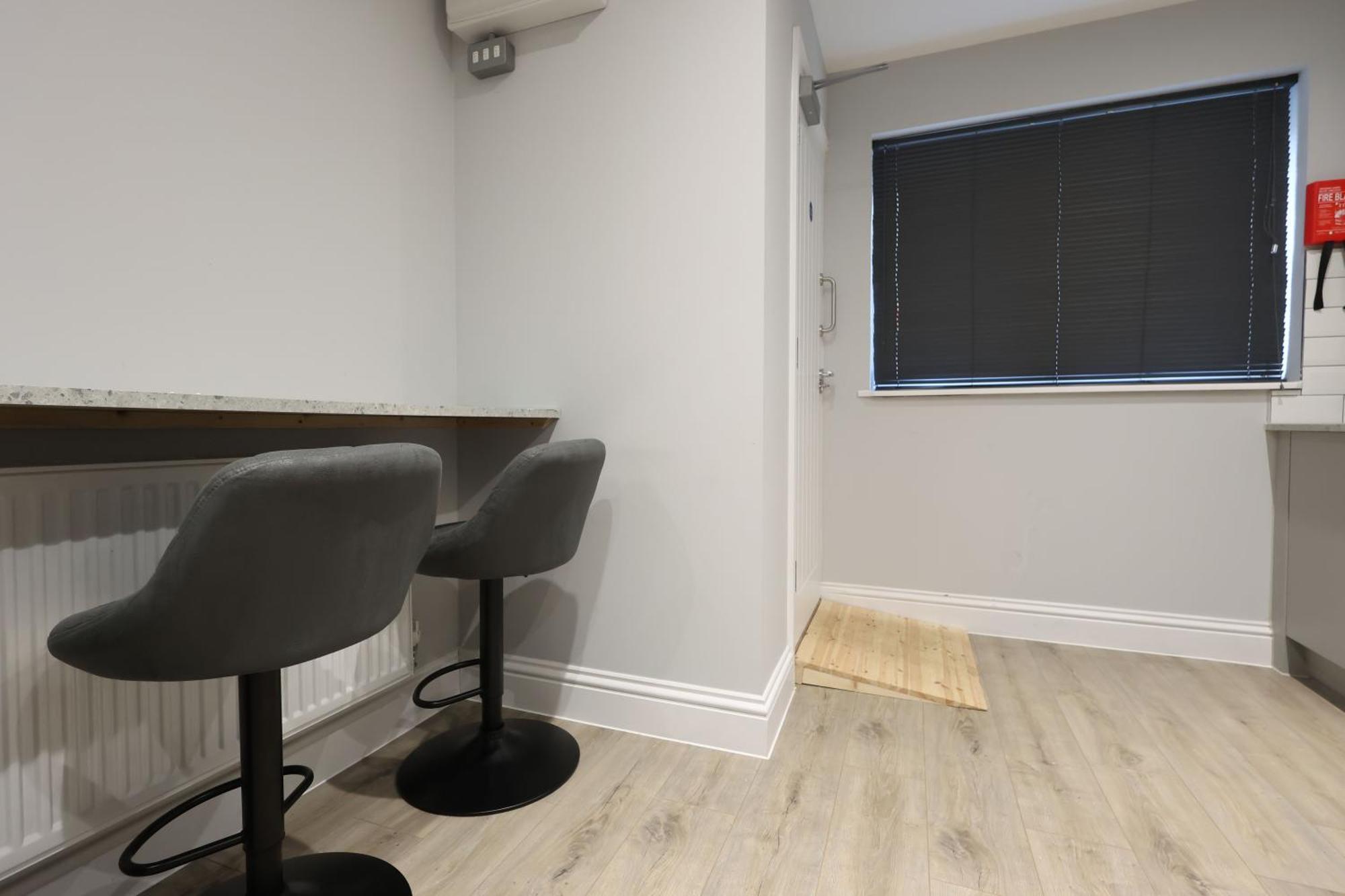 En-Suite Double Rooms, Smart Tv Comfy Style Llanelli Eksteriør billede