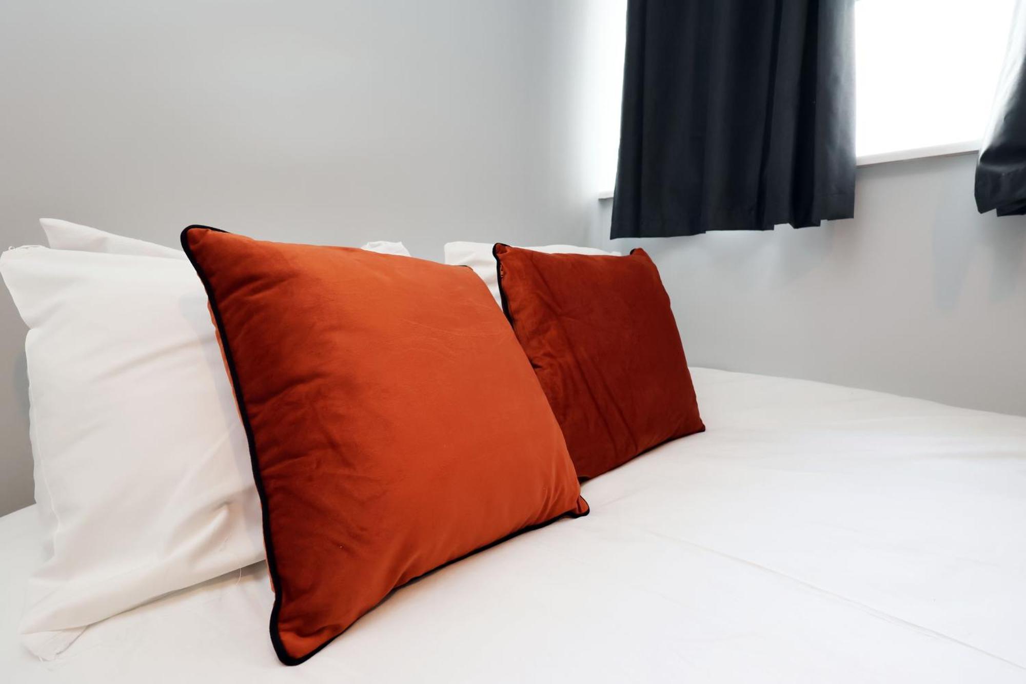 En-Suite Double Rooms, Smart Tv Comfy Style Llanelli Eksteriør billede