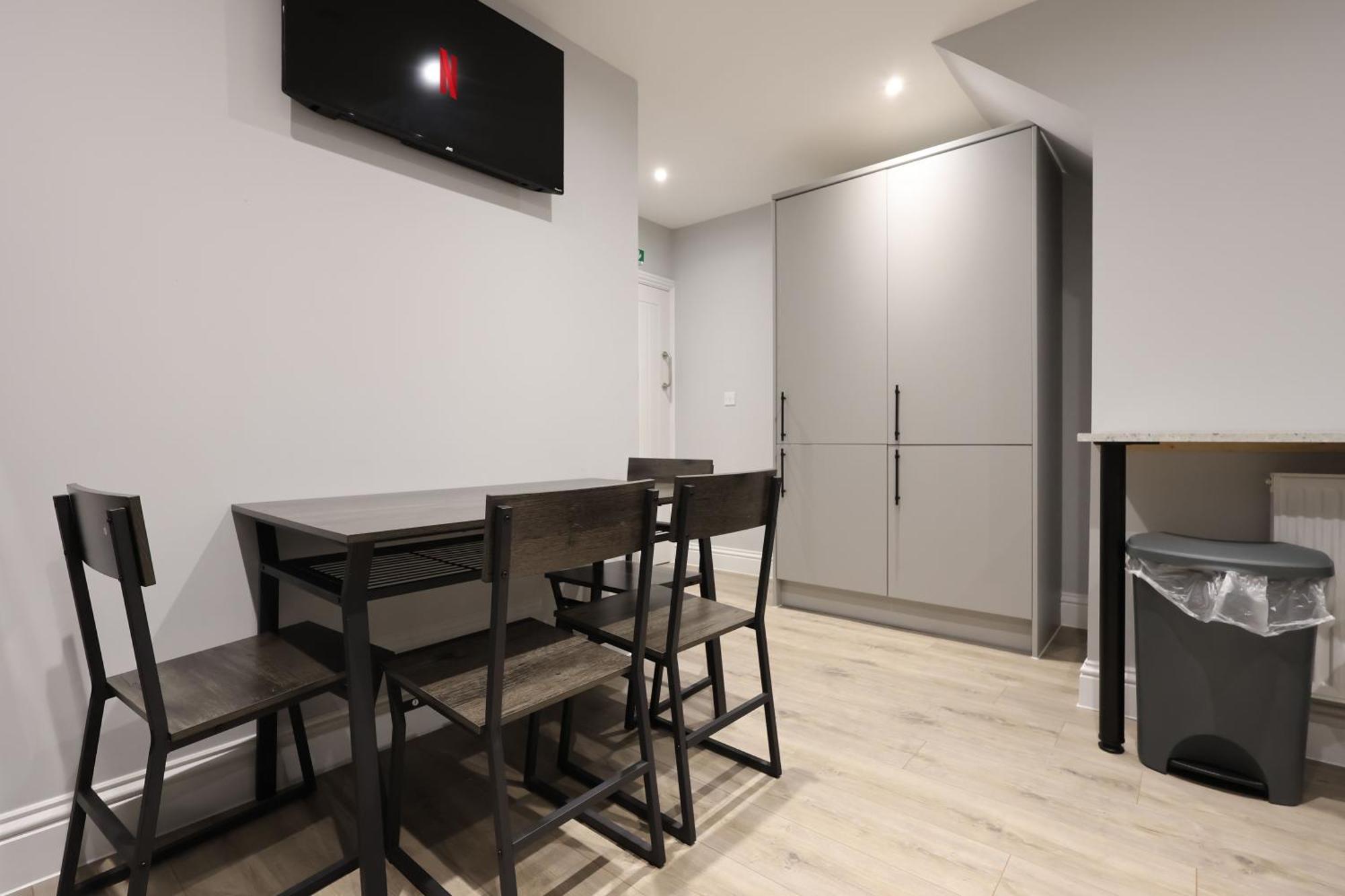 En-Suite Double Rooms, Smart Tv Comfy Style Llanelli Eksteriør billede
