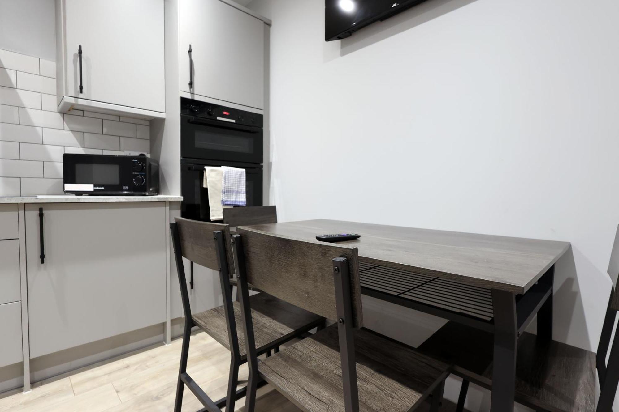 En-Suite Double Rooms, Smart Tv Comfy Style Llanelli Eksteriør billede
