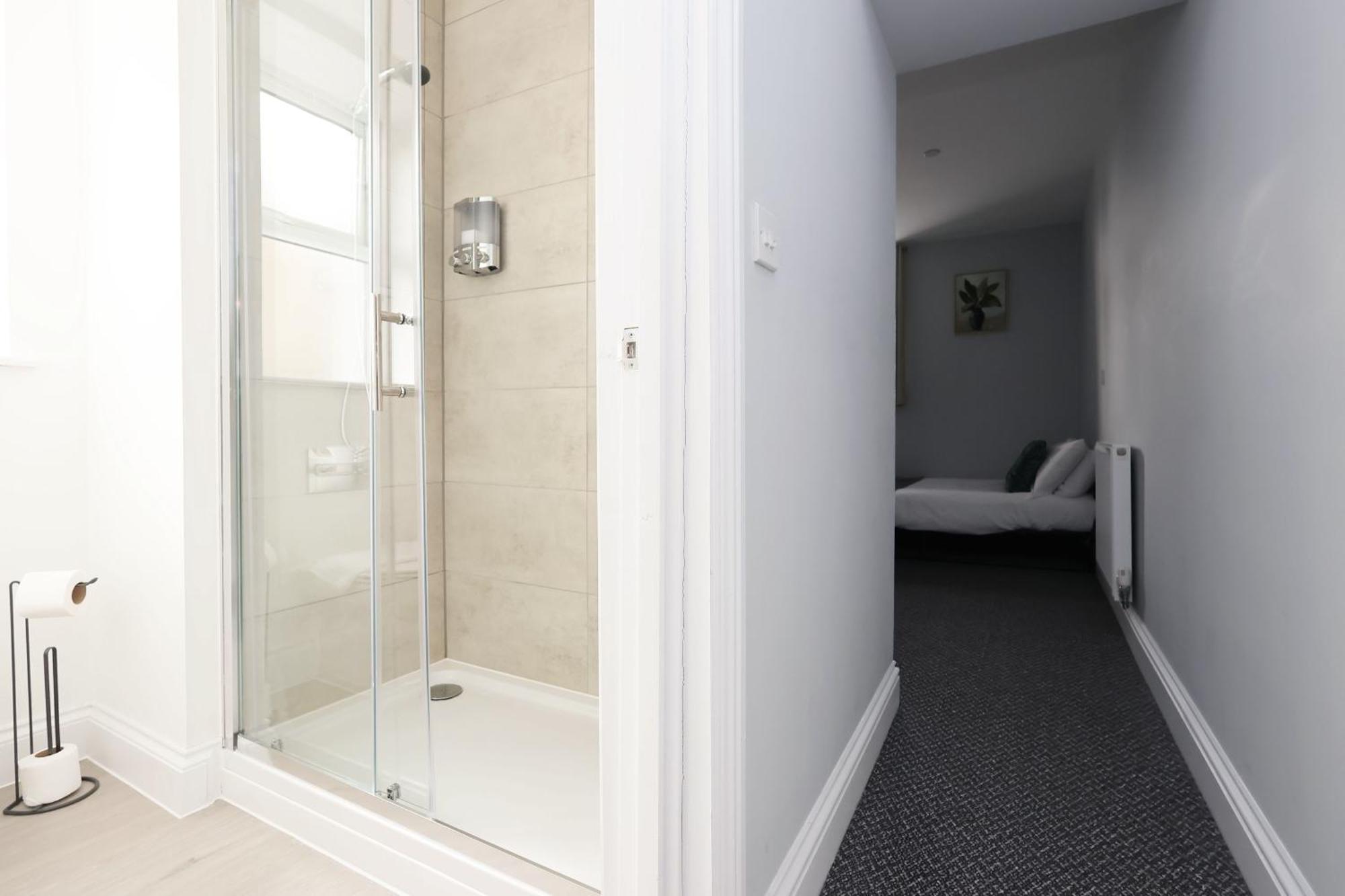 En-Suite Double Rooms, Smart Tv Comfy Style Llanelli Eksteriør billede