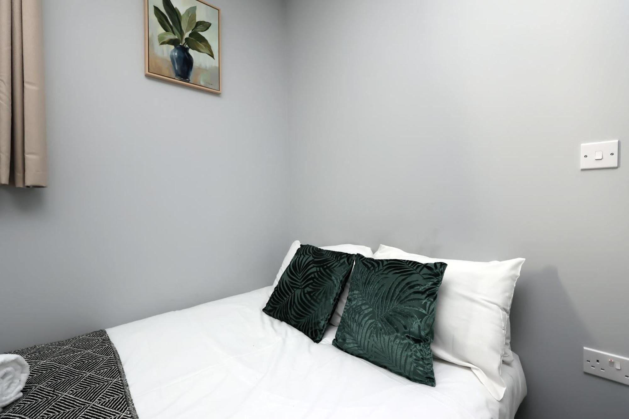 En-Suite Double Rooms, Smart Tv Comfy Style Llanelli Eksteriør billede